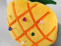 Ткань Игольница с петлёй «Ананас», 6,5 × 6,5 × 3 см, 3604518 цвет жёлтый производства Китай состав 