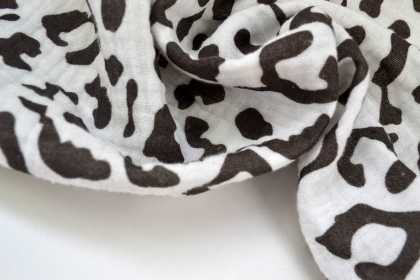 Муслин двухслойный (жатка) Леопард черный на белом 125г/м2 шир. 135см