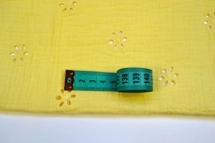 Муслин двухслойный (жатка) одноцветный с вышивкой Желтый 125г/м2 шир. 135см