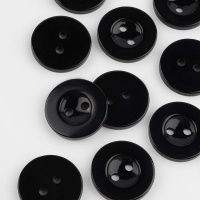 Ткань Пуговица, 2 прокола, d = 18 мм, цвет чёрный производства Китай состав 