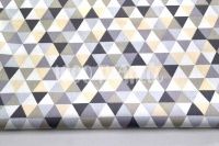 Ткань Треугольники бежево-серые-светло-серые КИТ 125г/м2 шир. 160см производства Китай состав 100% Хлопок